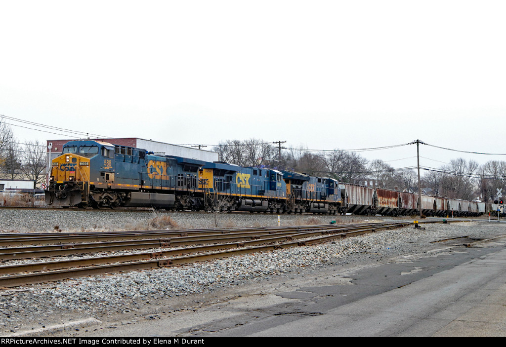 CSX 588 on Q-422